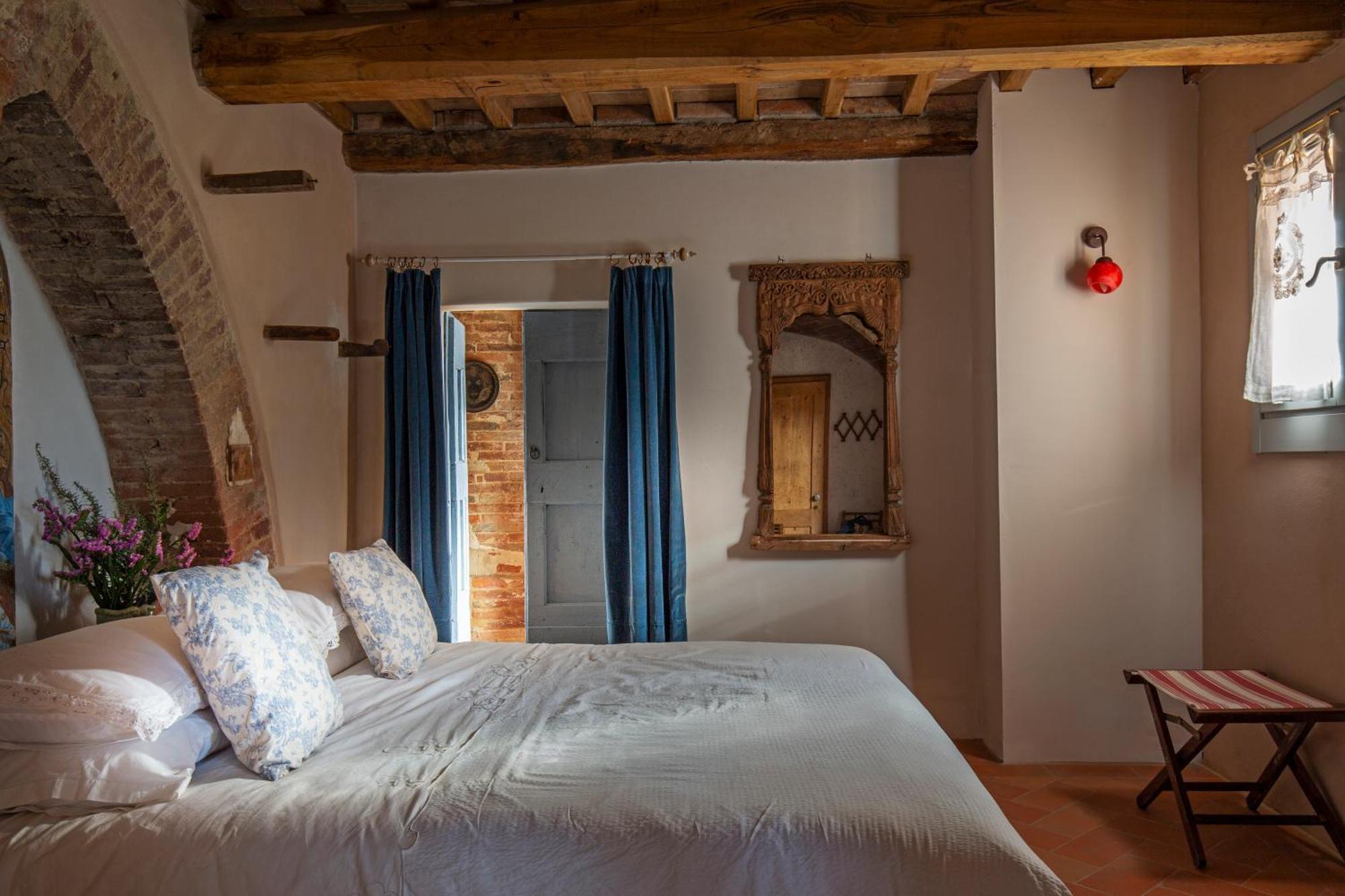Casa Ezio Marchi - Due Appartamenti E Una Family Suite Bettolle Exterior foto