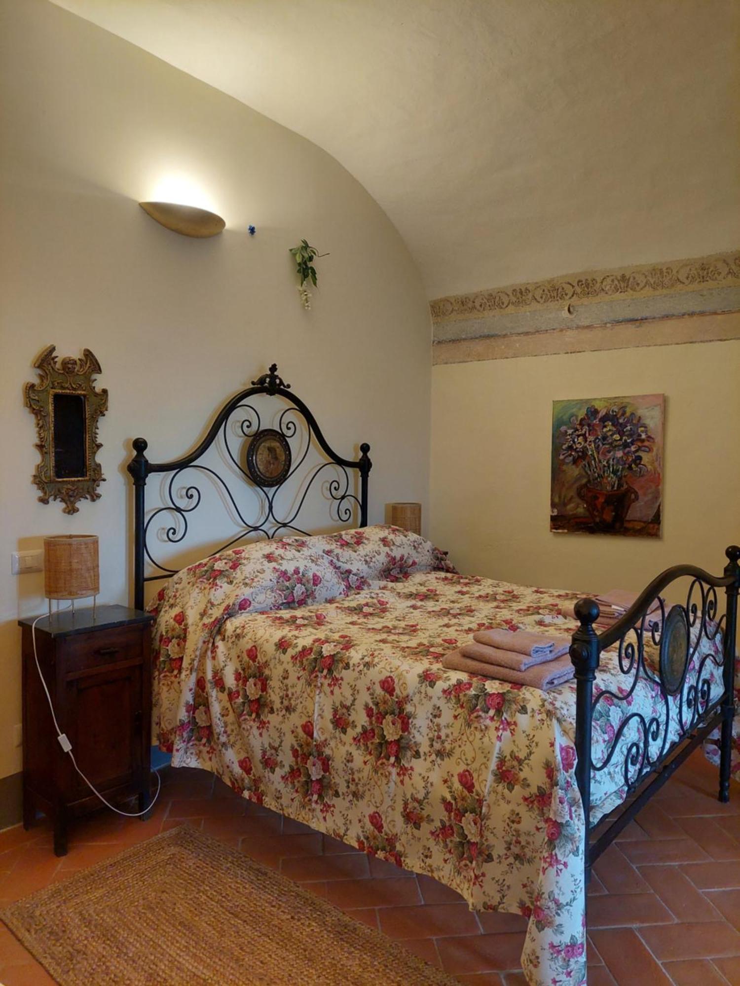 Casa Ezio Marchi - Due Appartamenti E Una Family Suite Bettolle Exterior foto